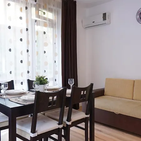 Lägenhet Apartcomplex In Viktorio 3