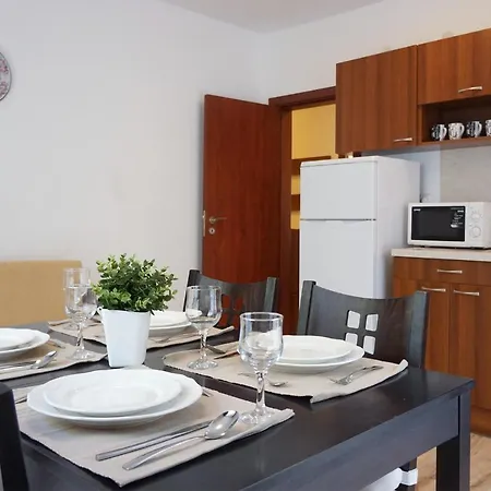 公寓 Apartcomplex In Viktorio 3 *